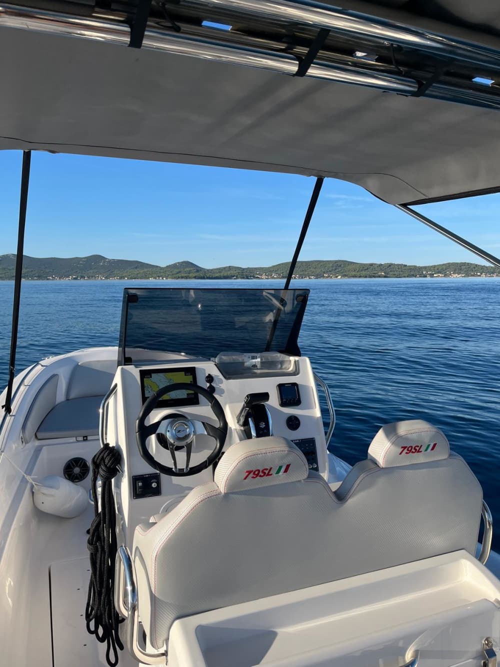 Tu día privado de sol y alegría en Sukošan.