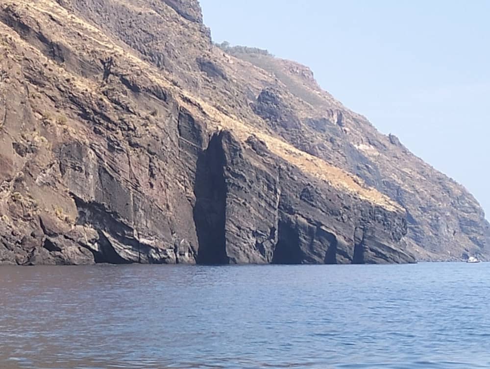 A Day Discovering the Volcanoes: Snorkeling, Relaxing, and Lots of Blue.