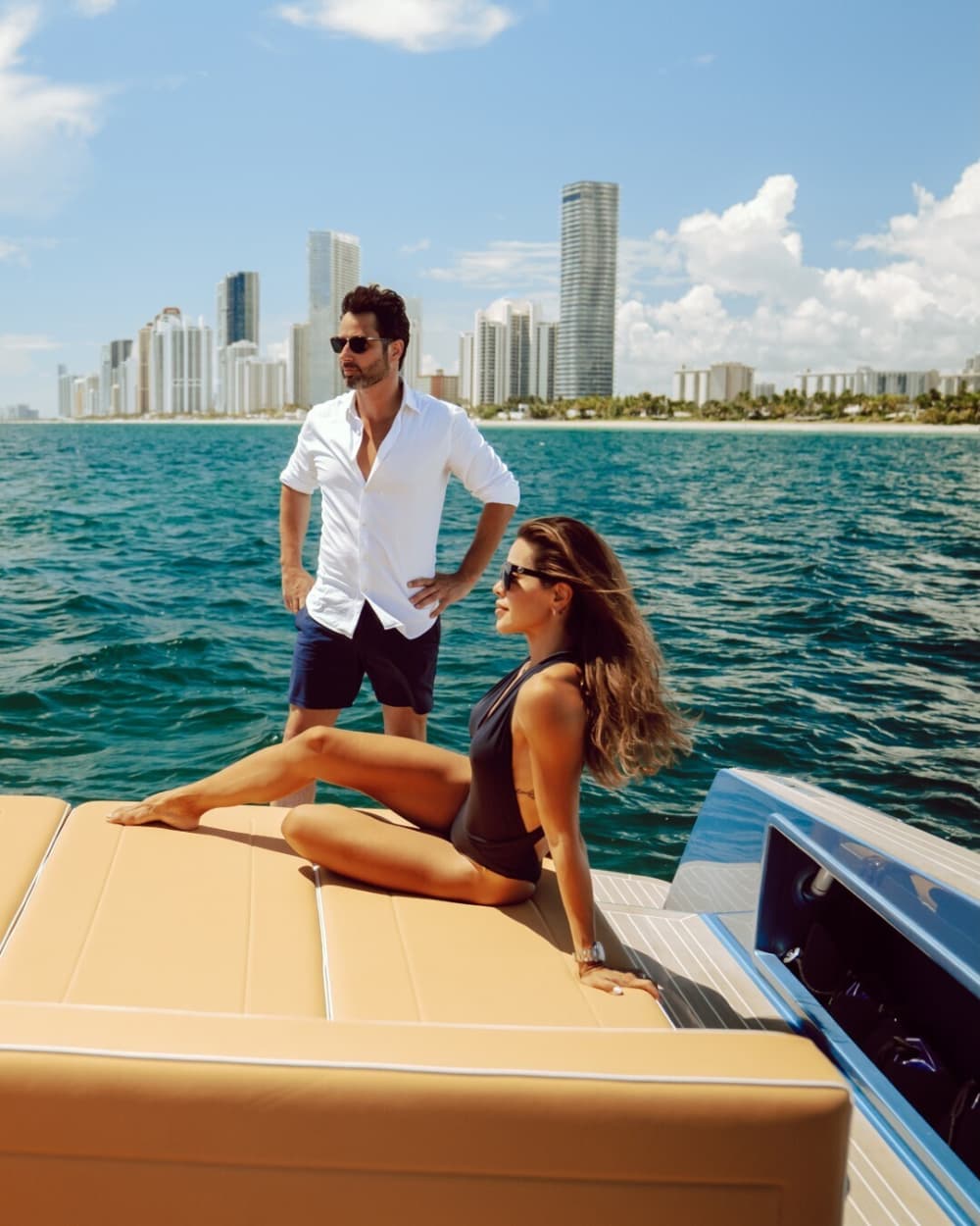 Ein Tag in Salò auf einem Motorboot