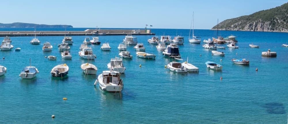 Excursion en hors-bord | Grotte bleue, Hvar et Vis au départ de Trogir