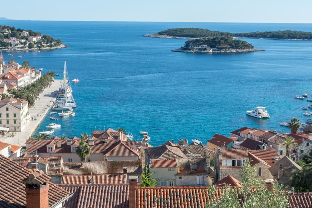 Excursion en hors-bord | Grotte bleue, Hvar et Vis au départ de Trogir