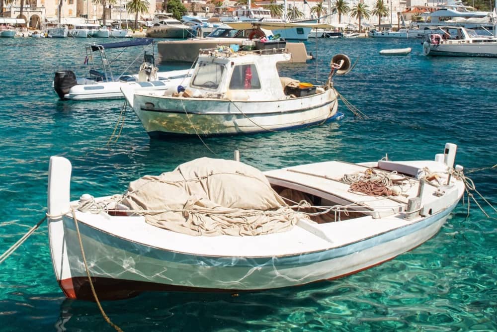 Excursion en hors-bord | Grotte bleue, Hvar et Vis au départ de Trogir