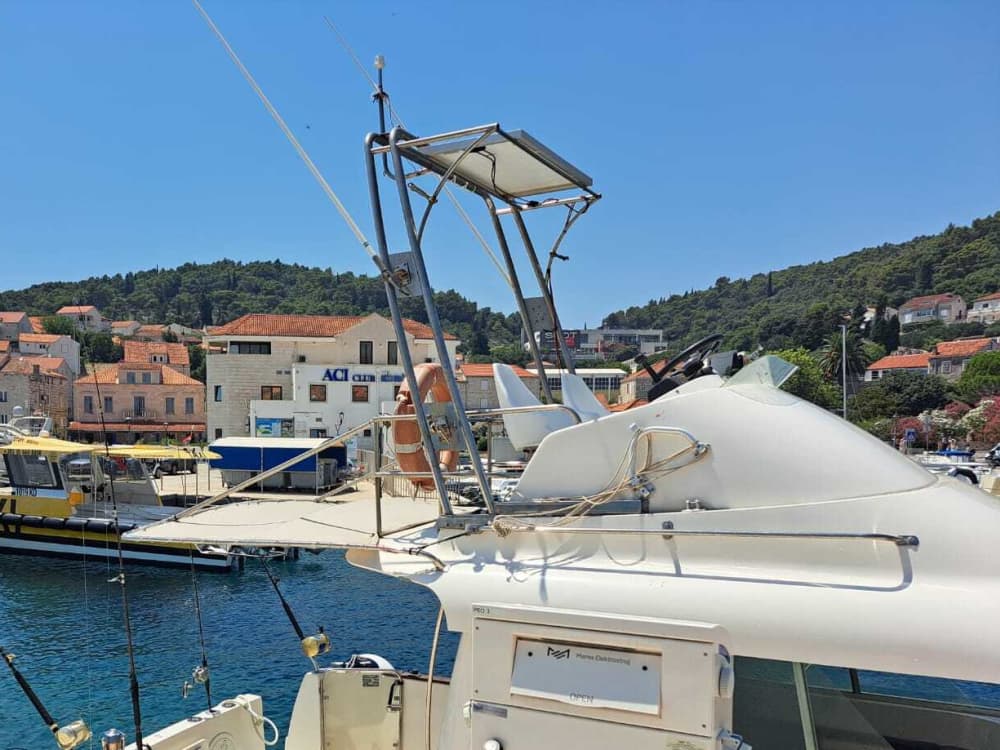 Enjoy the sun on a 9h boat trip in Korčula