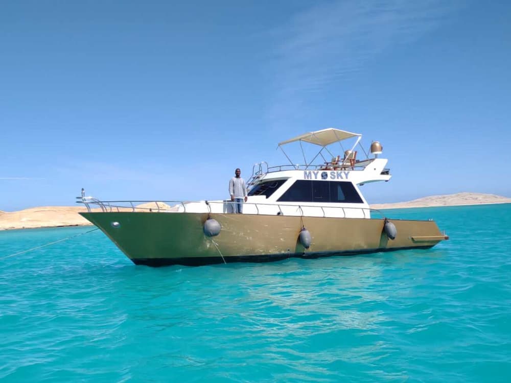 Alquiler de lancha motora por día completo en Hurghada