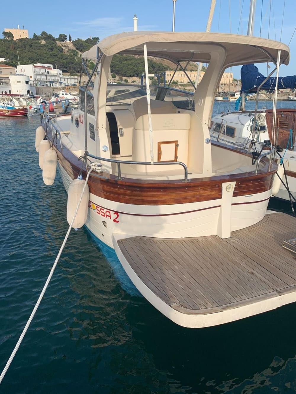 4h a Santa Maria di Leuca: Noleggia un motoscafo e divertiti