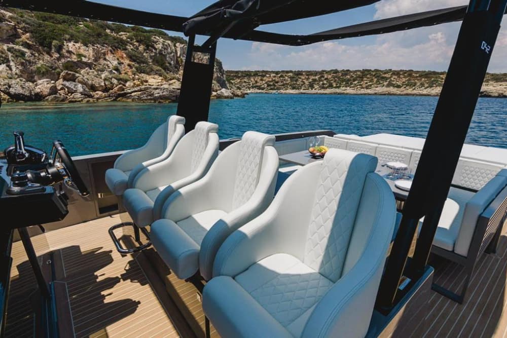 One day around Porto Cheli: Enjoy 8h of discovery on a motorboat