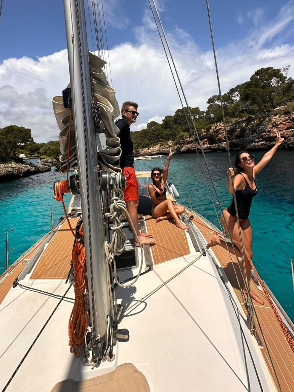 8-hour sailing adventure through the most beautiful coves of Mallorca!