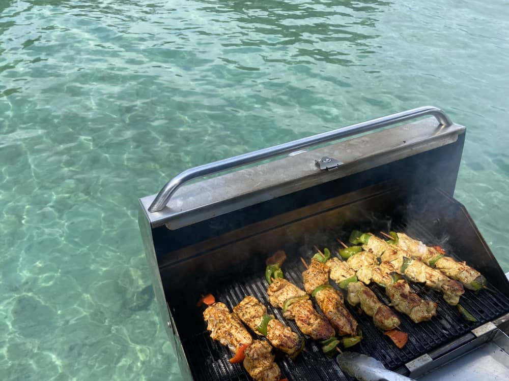 Rilassatevi ad Aix-les-Bains: 8 ore di sole su un motoscafo.