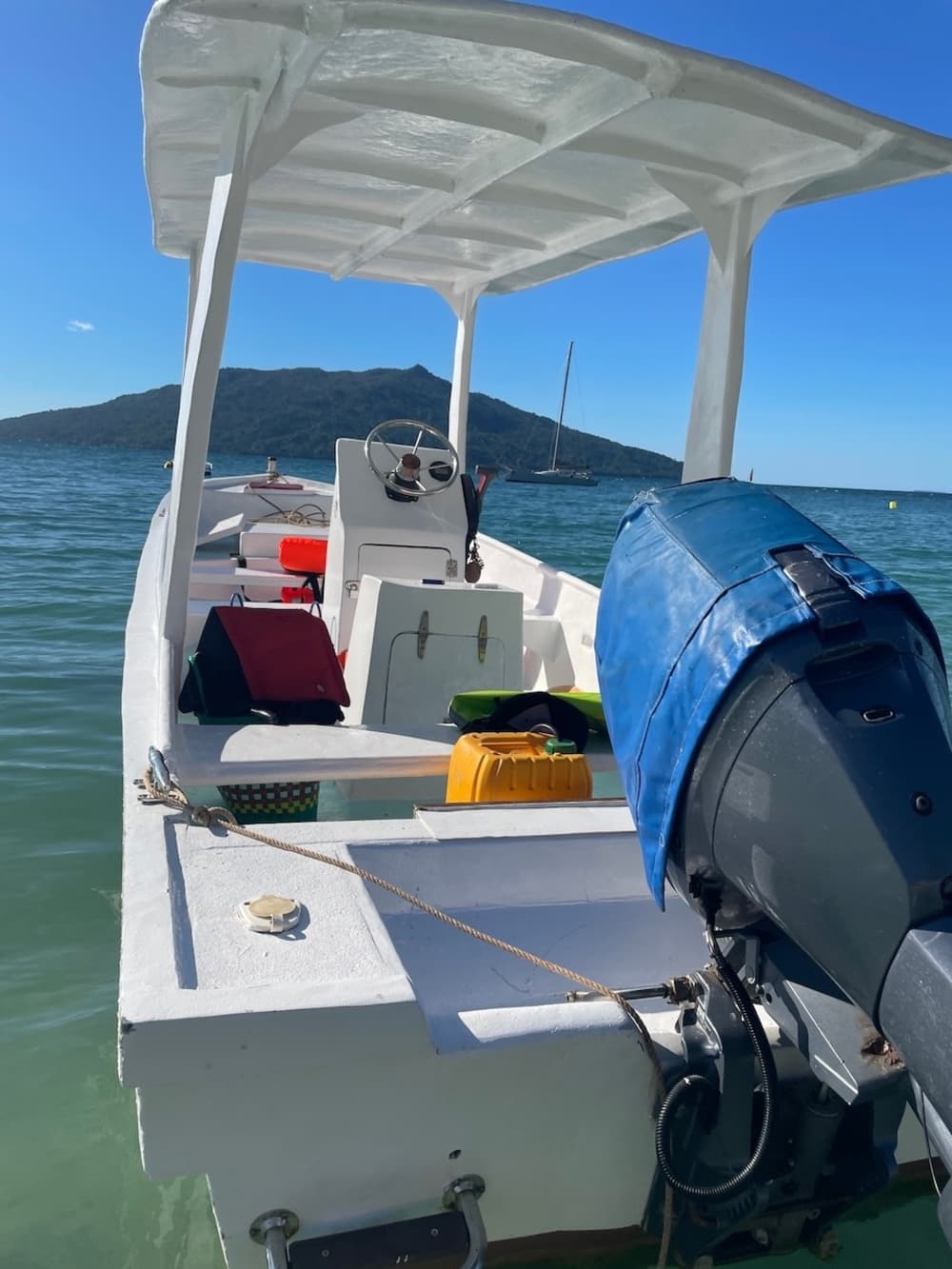 Scopri Nosy Be a bordo di un motoscafo per 8 ore