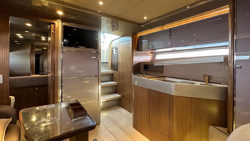 Seu barco a motor particular para um dia em Porto Santo Stefano