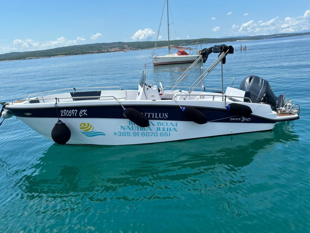 4 horas para descubrir Crikvenica en lancha motora.
