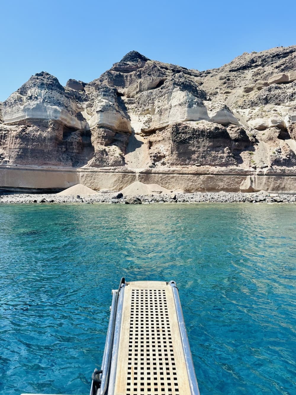 Njut av 8:30 på en motorbåt på Santorini