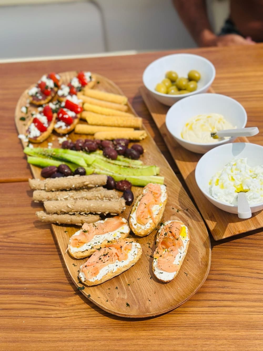 Njut av 8:30 på en motorbåt på Santorini