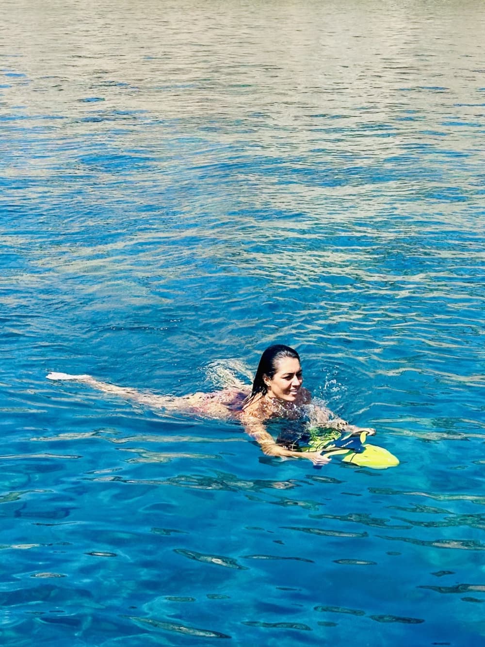 Njut av 8:30 på en motorbåt på Santorini