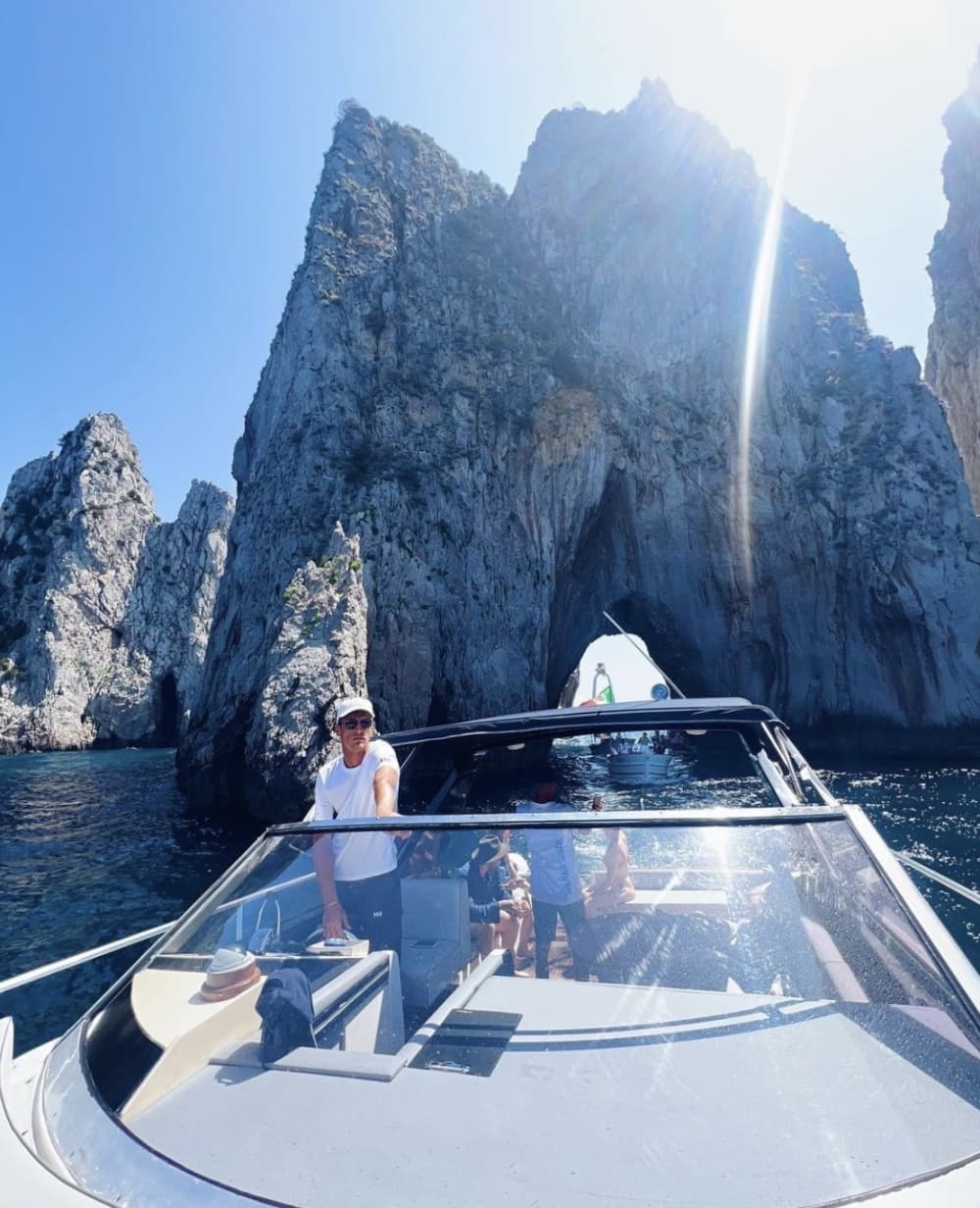 Sailing between Positano, Amalfi and Iconic Sceneries