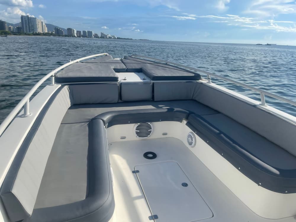 La tua giornata a Santa Marta: noleggia una barca a motore per una giornata intera alla scoperta del mondo sottomarino.