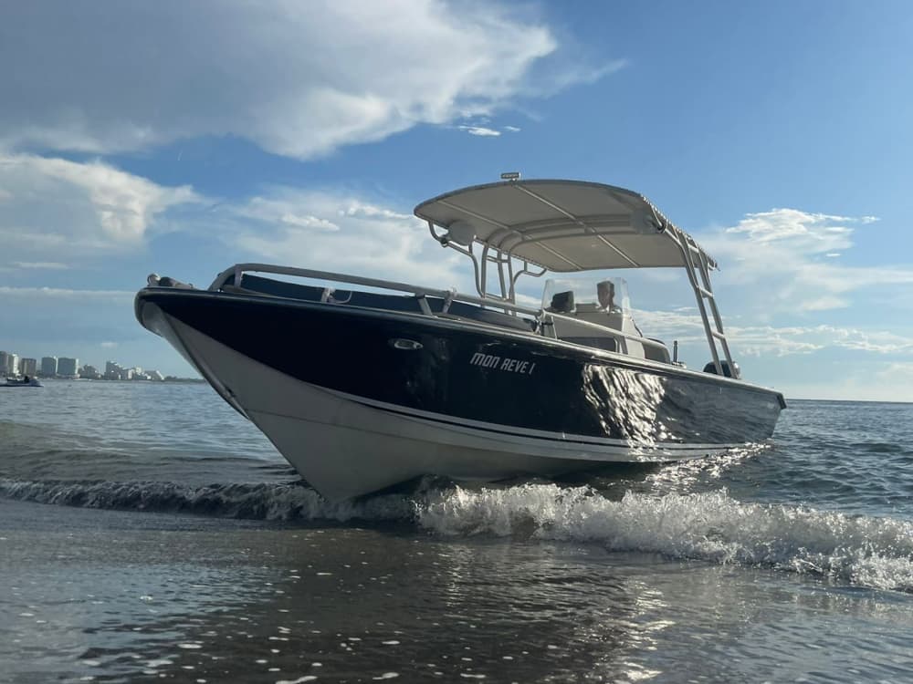 La tua giornata a Santa Marta: noleggia una barca a motore per una giornata intera alla scoperta del mondo sottomarino.