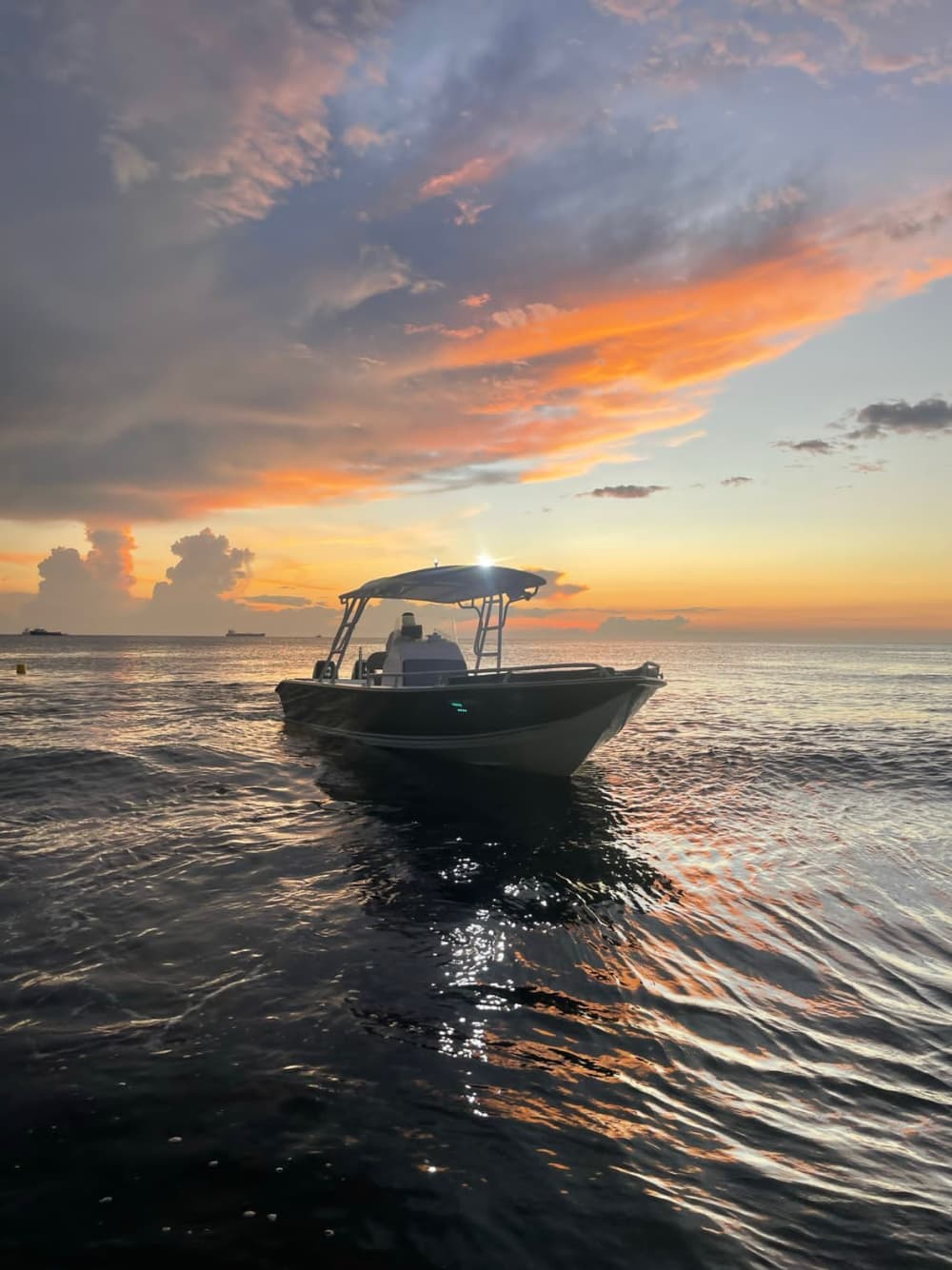 La tua giornata a Santa Marta: noleggia una barca a motore per una giornata intera alla scoperta del mondo sottomarino.