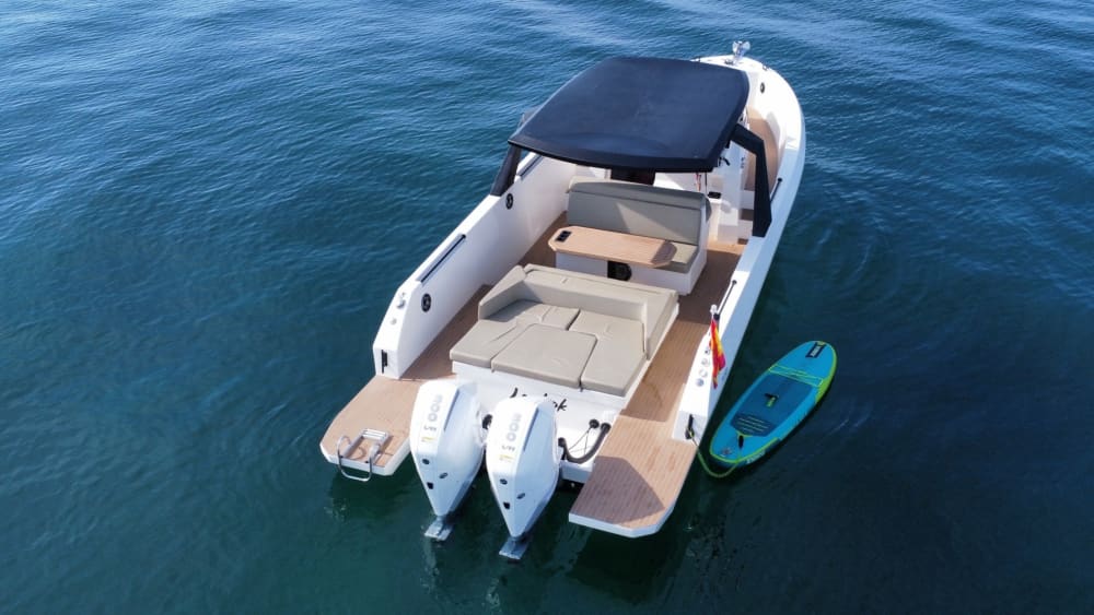 Passe 6 horas nas águas mornas de Port d'Alcúdia.