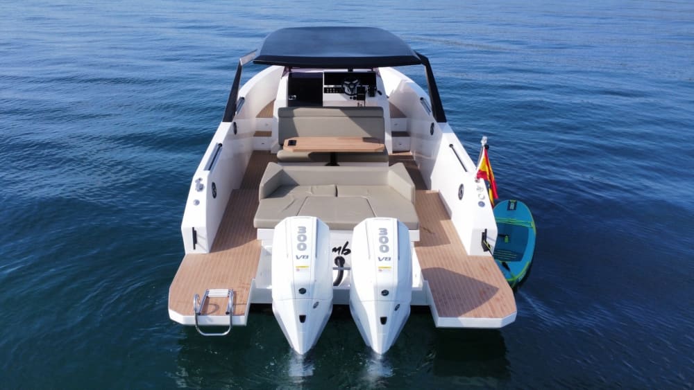 Passe 6 horas nas águas mornas de Port d'Alcúdia.