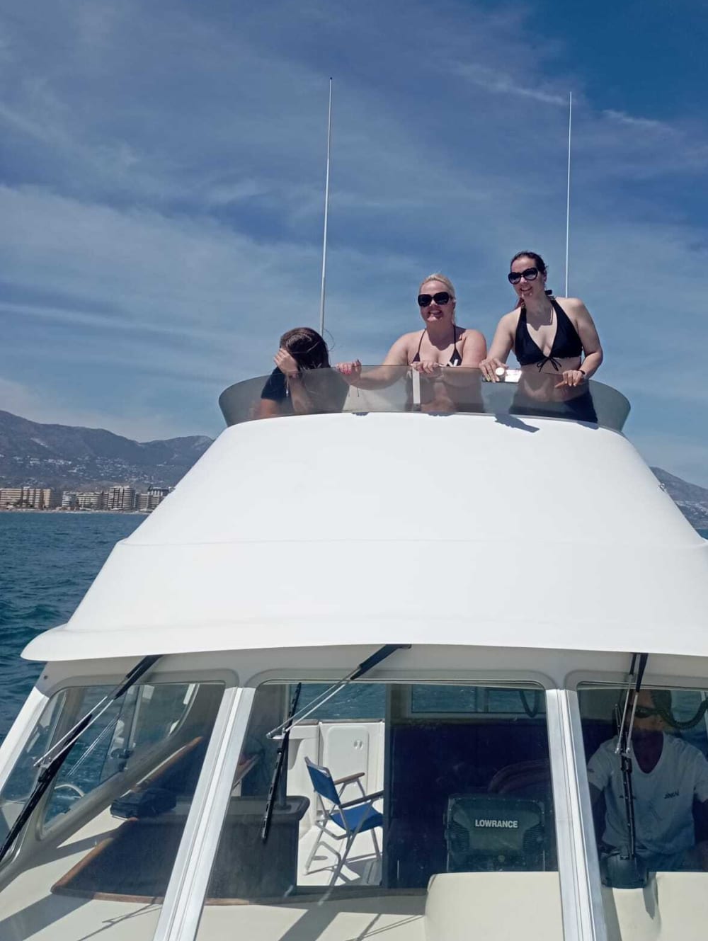 Spend 4h30 on the water in Fuengirola with sun and clear waters