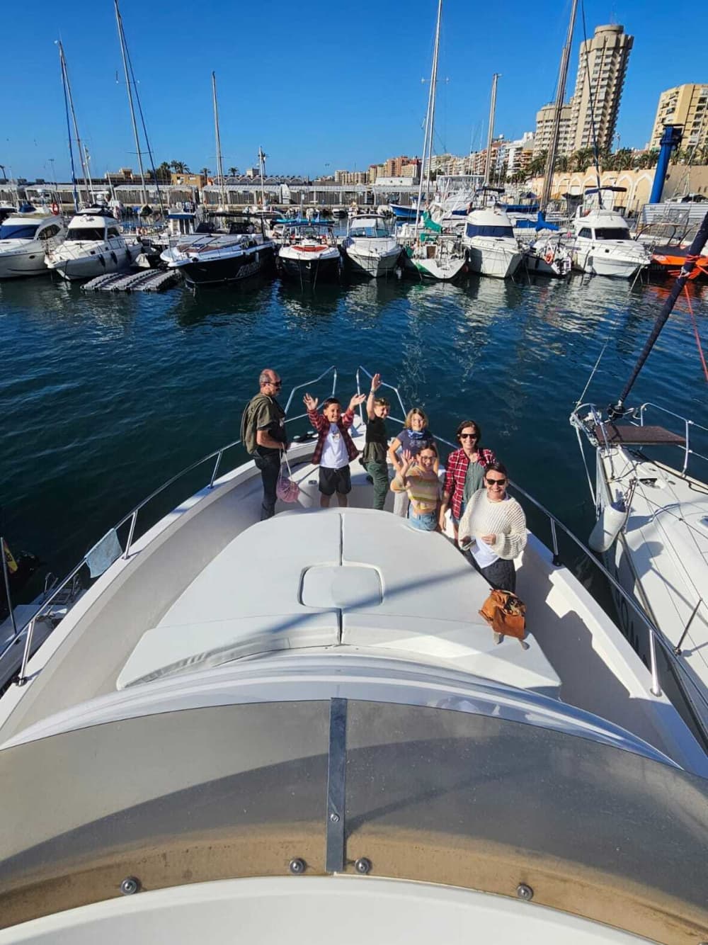 Spend 4h30 on the water in Fuengirola with sun and clear waters