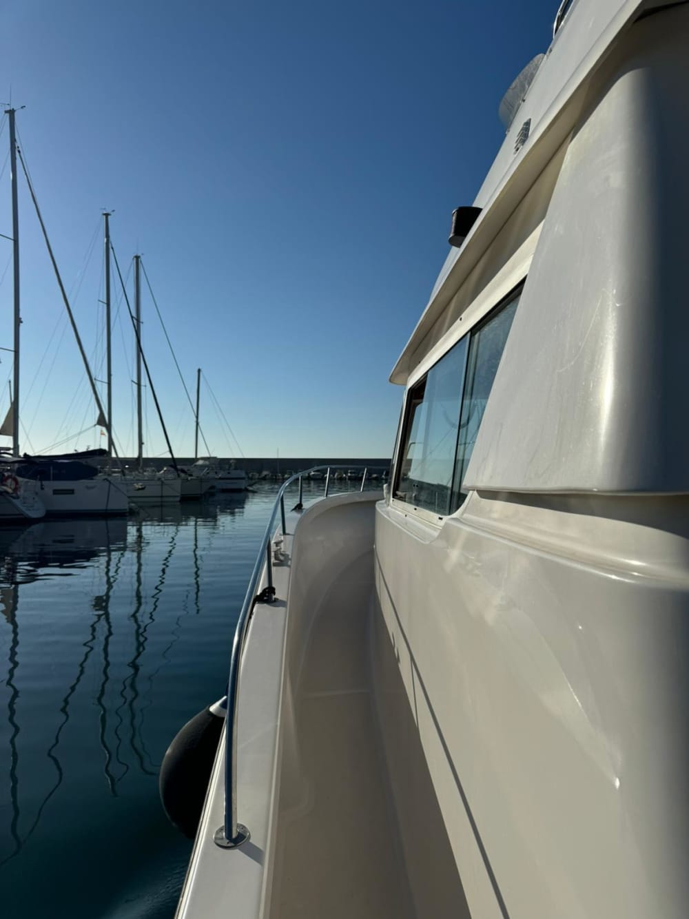 Spend 4h30 on the water in Fuengirola with sun and clear waters