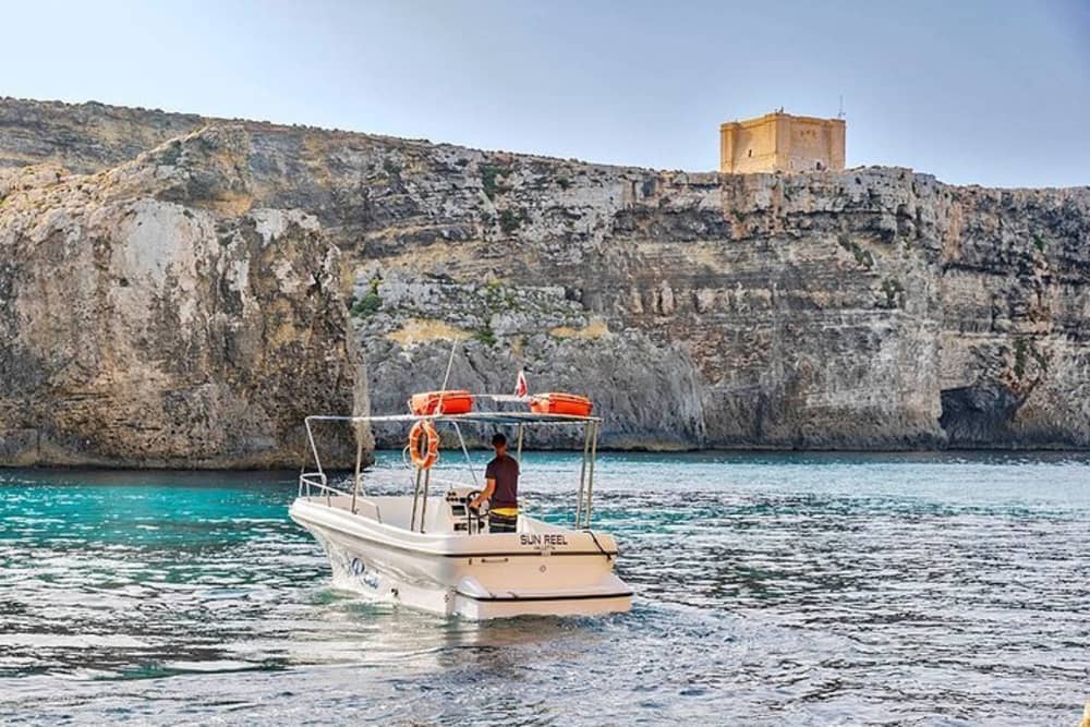 Comino & Gozo Half Day Experience – Petecraft 2018