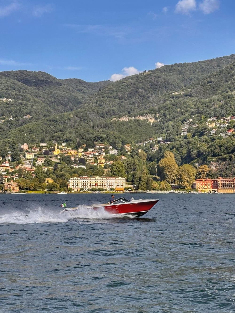 Elegância atemporal: um cruzeiro de luxo de 2 horas no Lago Como