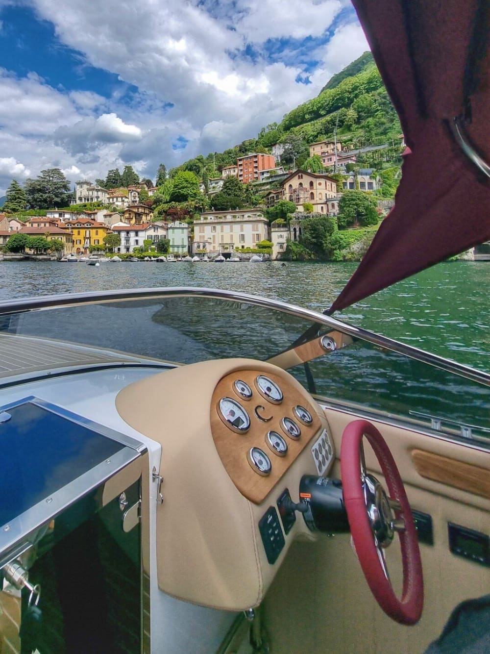 Elegância atemporal: um cruzeiro de luxo de 2 horas no Lago Como
