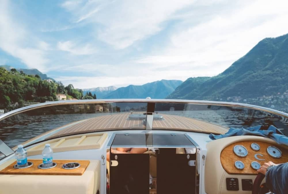 Bezaubernde Küsten und verborgene Schätze: Eine 6-stündige Reise auf dem Comer See