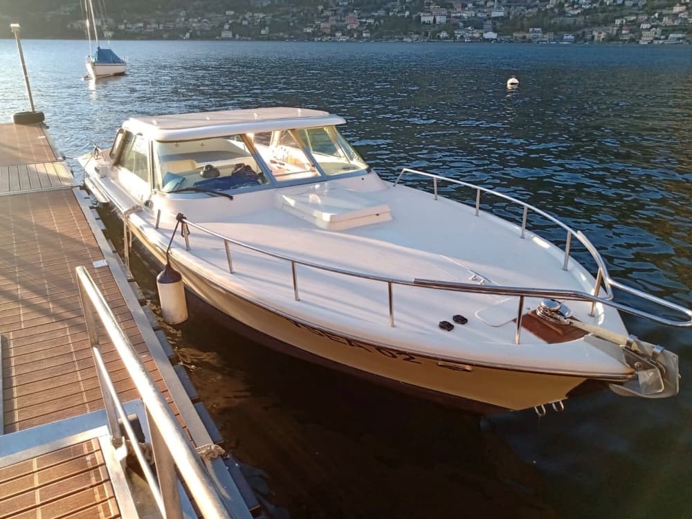 Lago di Como: 5 ore di sole a bordo di una barca a motore con skipper.