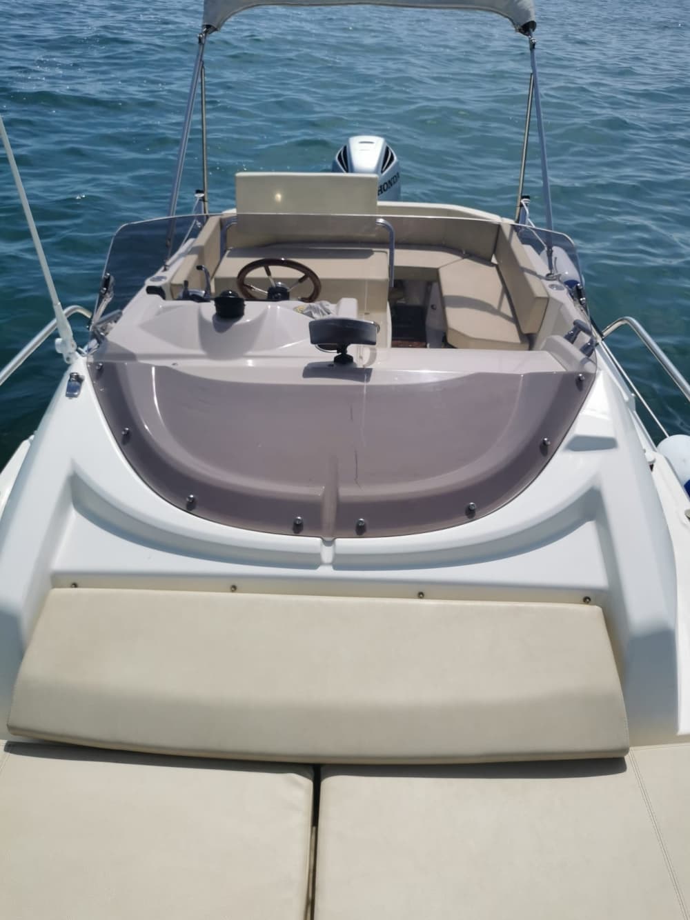 Goditi 9 ore a bordo di un motoscafo per esplorare Genova.