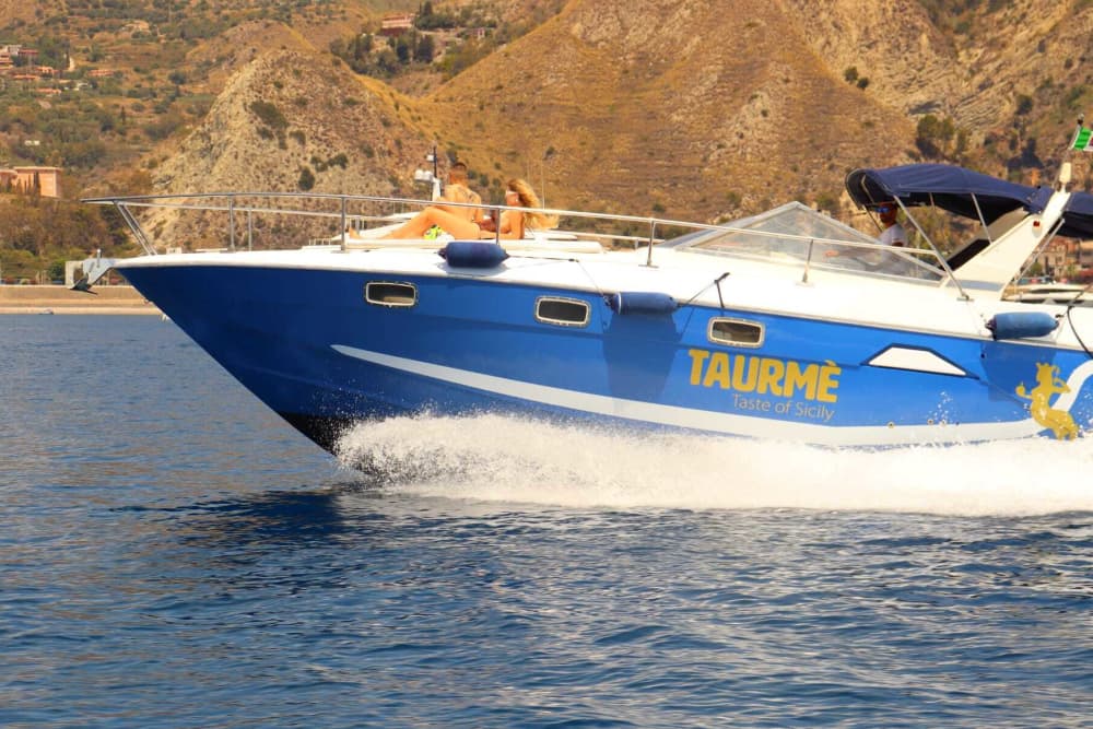Taormina kaçamağı: Motorlu tekneyle 4 saatlik rahatlama