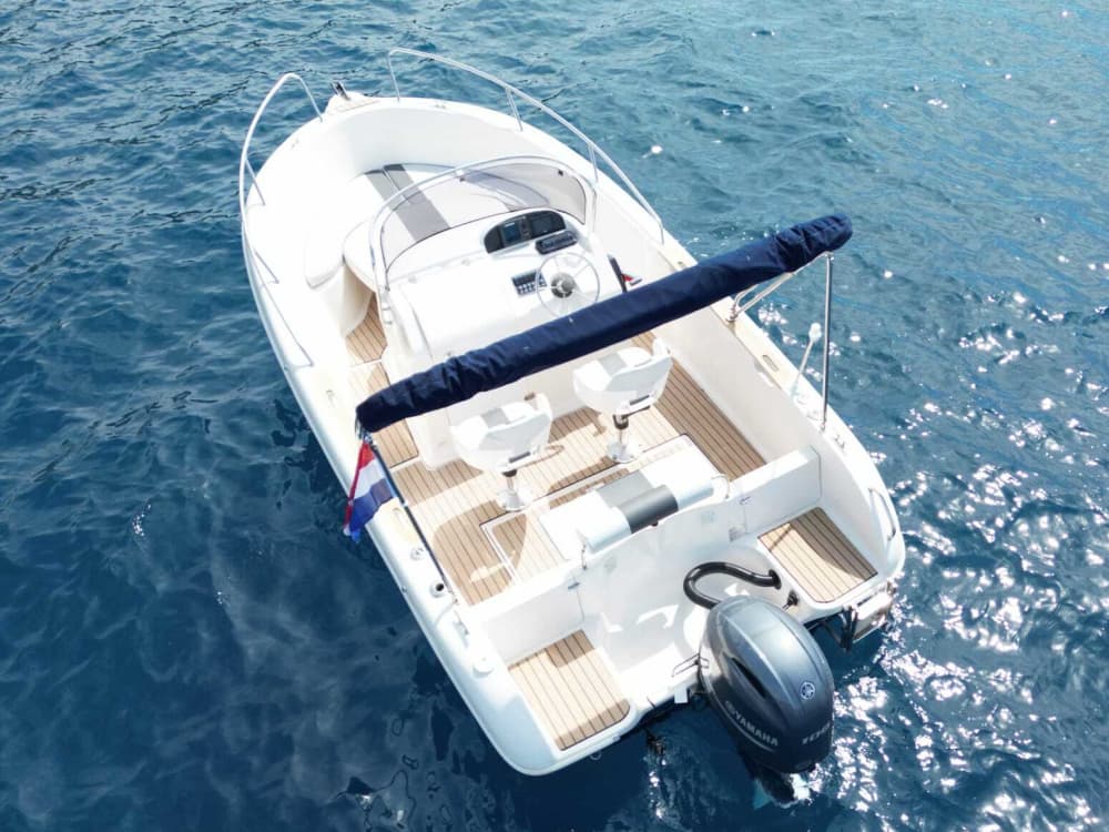 Un'esperienza cristallina: scopri Dubrovnik a bordo di un motoscafo.