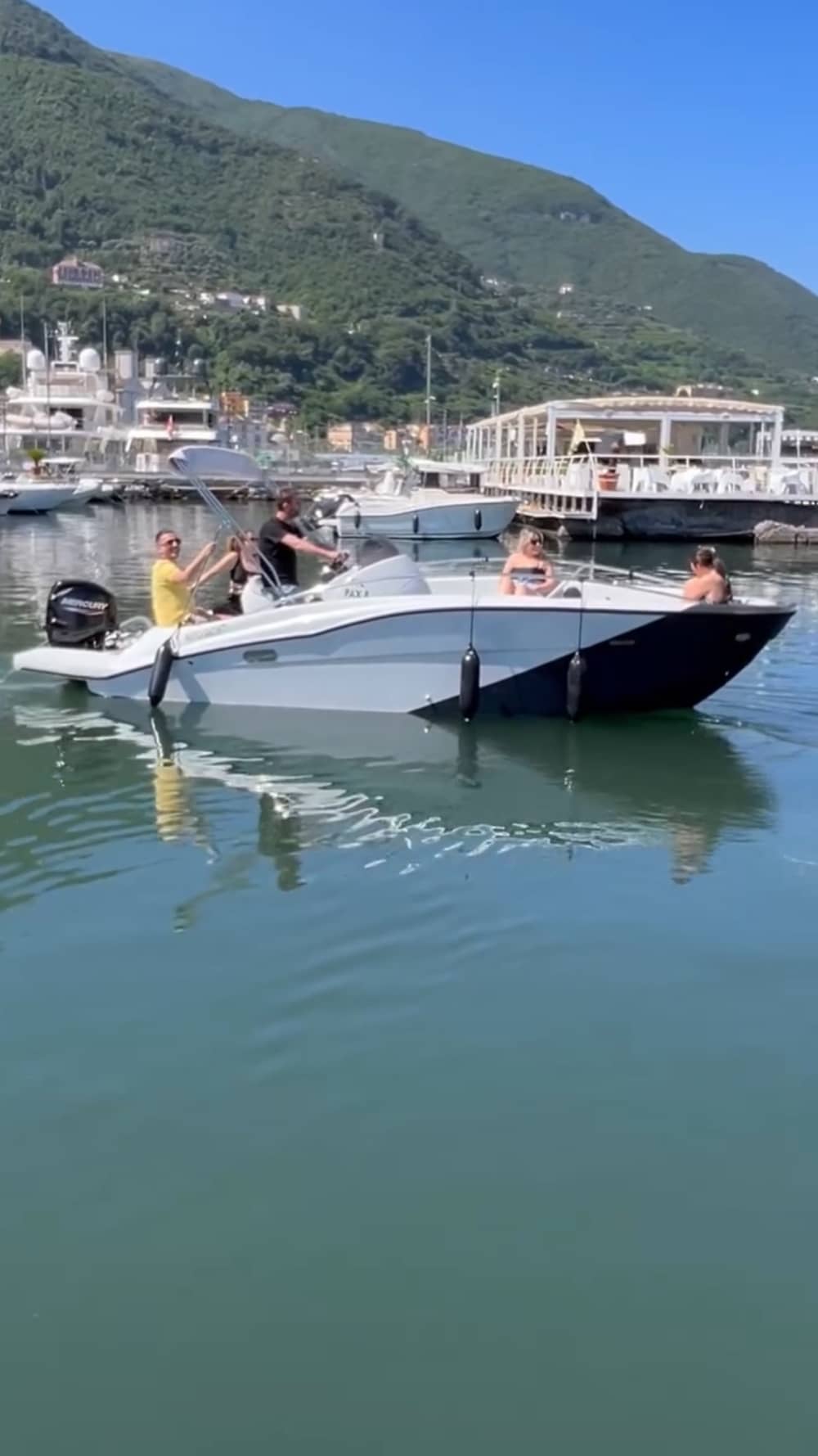 Capri auf dem Seeweg: Private Tageskreuzfahrt ab Positano