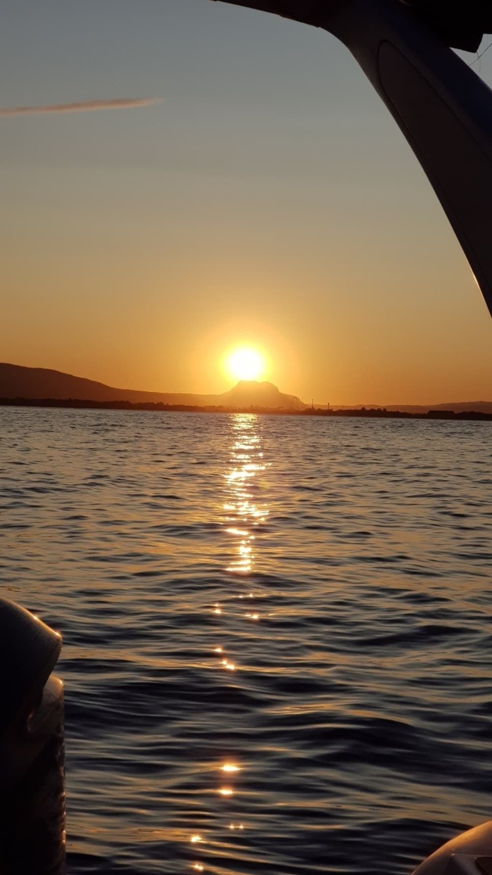 Le meilleur de Port Fréjus se trouve sur l'eau : votre journée privée complète en bateau à moteur