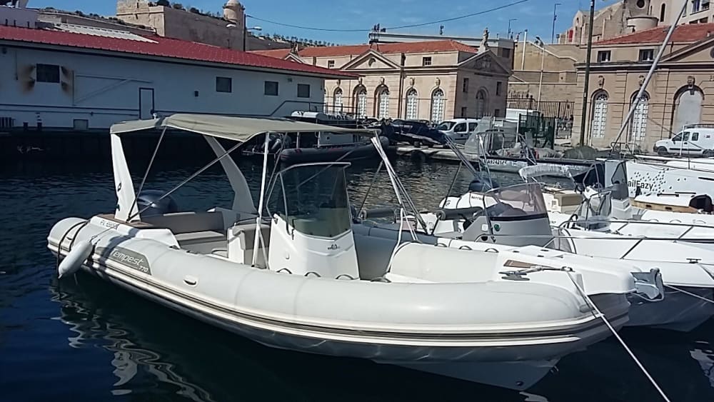 The best of Port Fréjus is on the water: Your private full day on a motorboat