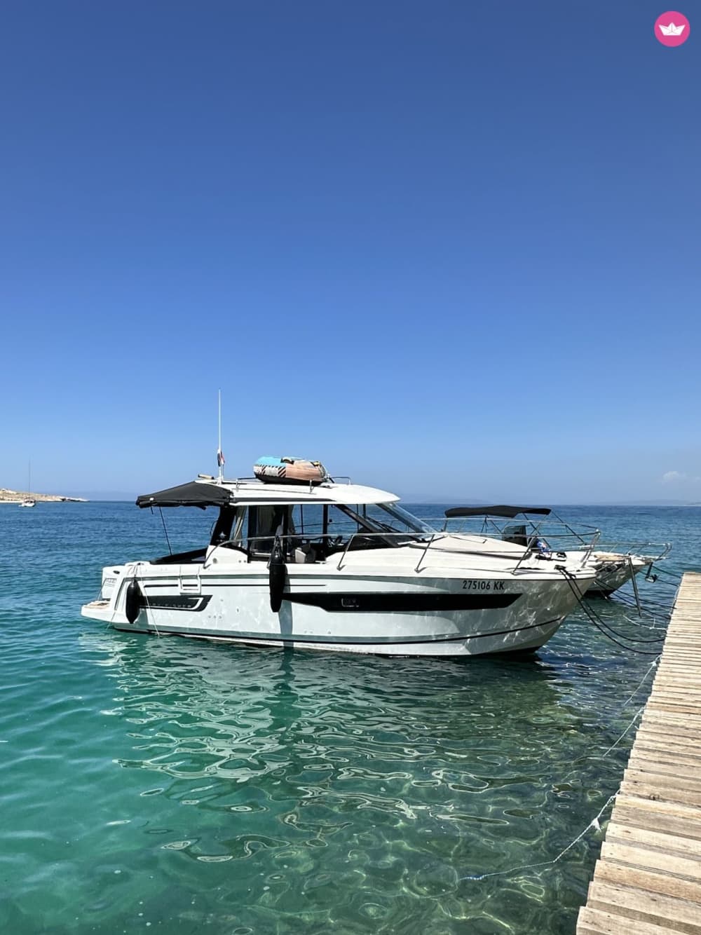 Fuga su un'isola dell'Adriatico: grotte, spiagge e baie nascoste