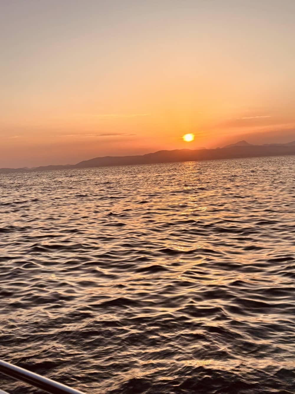 Spend 4h on the water in Mallorca with sun and clear waters