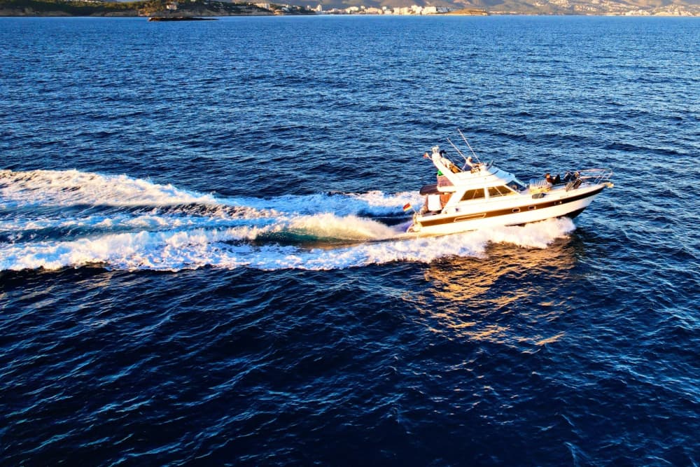 Spend 4h on the water in Mallorca with sun and clear waters