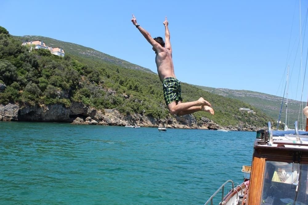 Sail half a day between Setubal & Arrabida