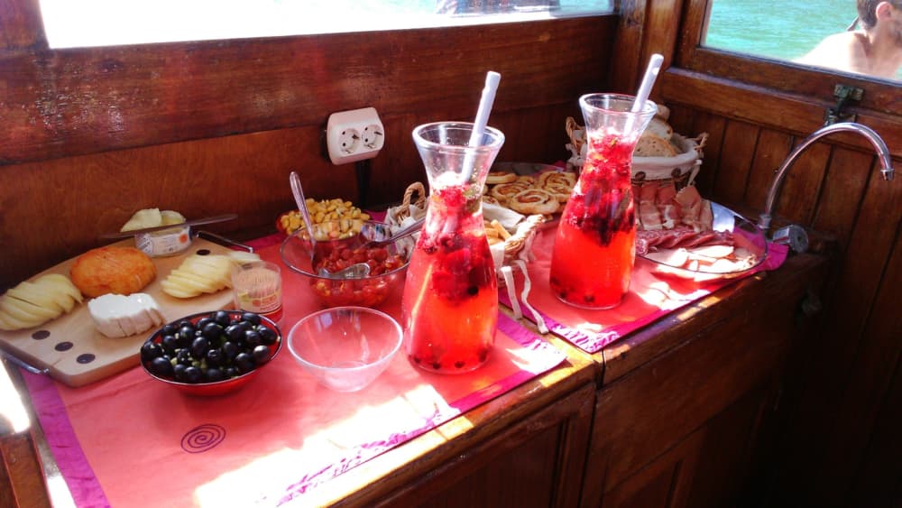 Sail half a day between Setubal & Arrabida