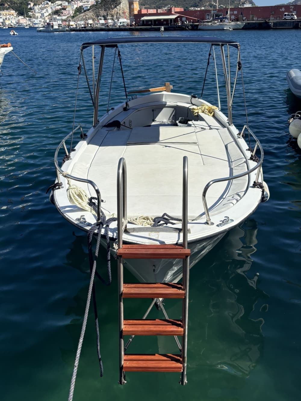 Seu barco a motor particular para um dia em Ponza