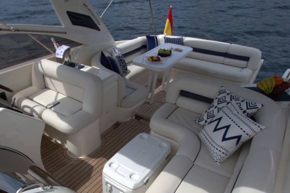 Tu propia odisea griega: un viaje de 9 horas en lancha motora.