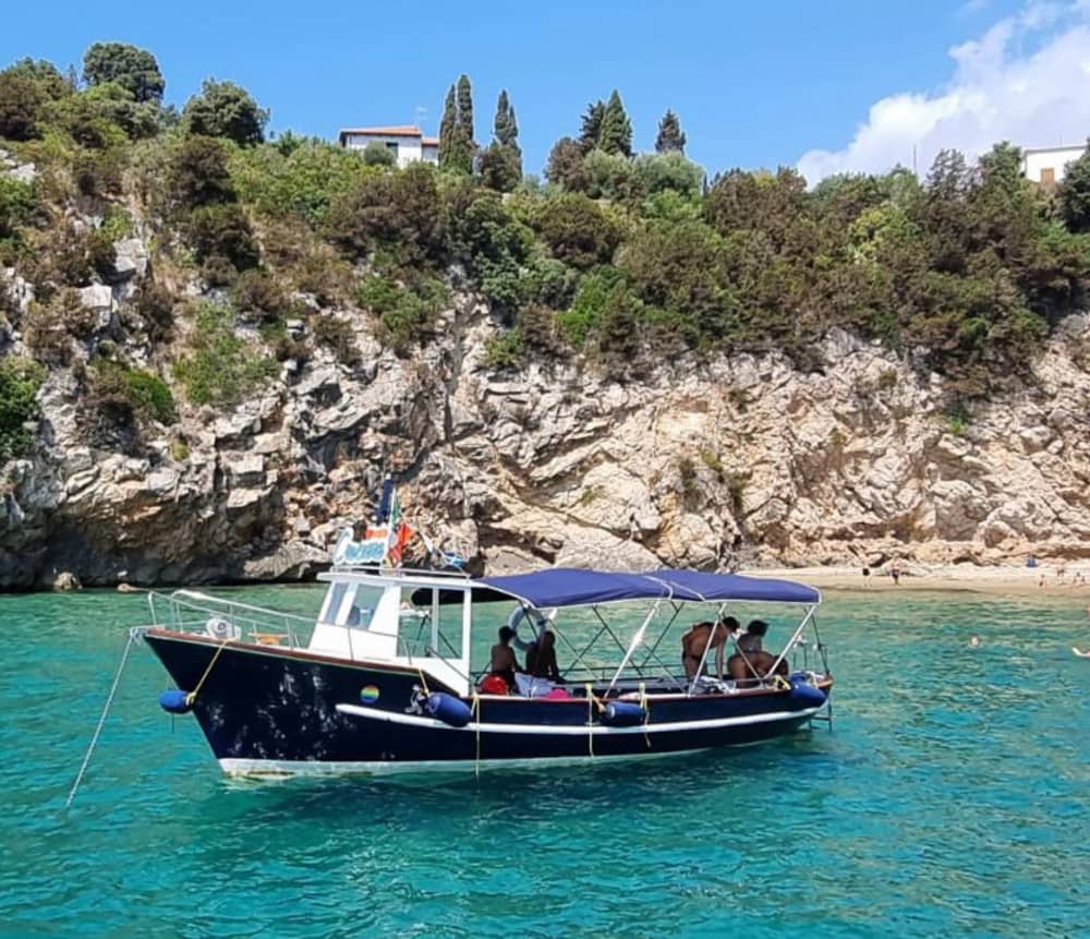 Escapada a Gaeta: 3 horas de relax en lancha motora.