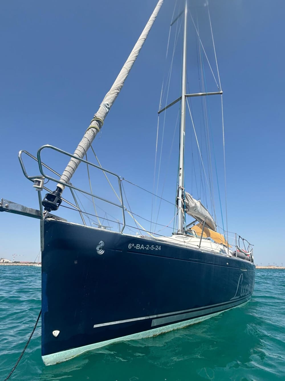 Scopri Cadice con un'escursione in barca a vela di un'intera giornata.