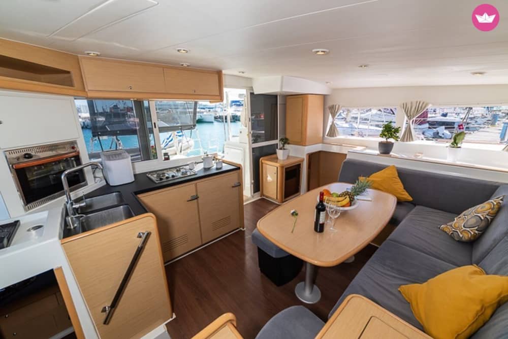 De magische zonsondergang van Santorini: privéjachtavontuur