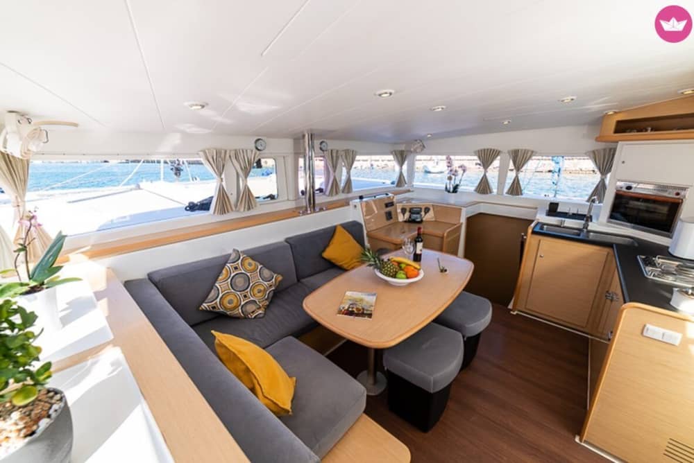 De magische zonsondergang van Santorini: privéjachtavontuur