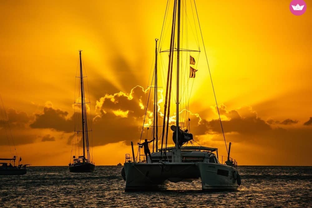 De magische zonsondergang van Santorini: privéjachtavontuur